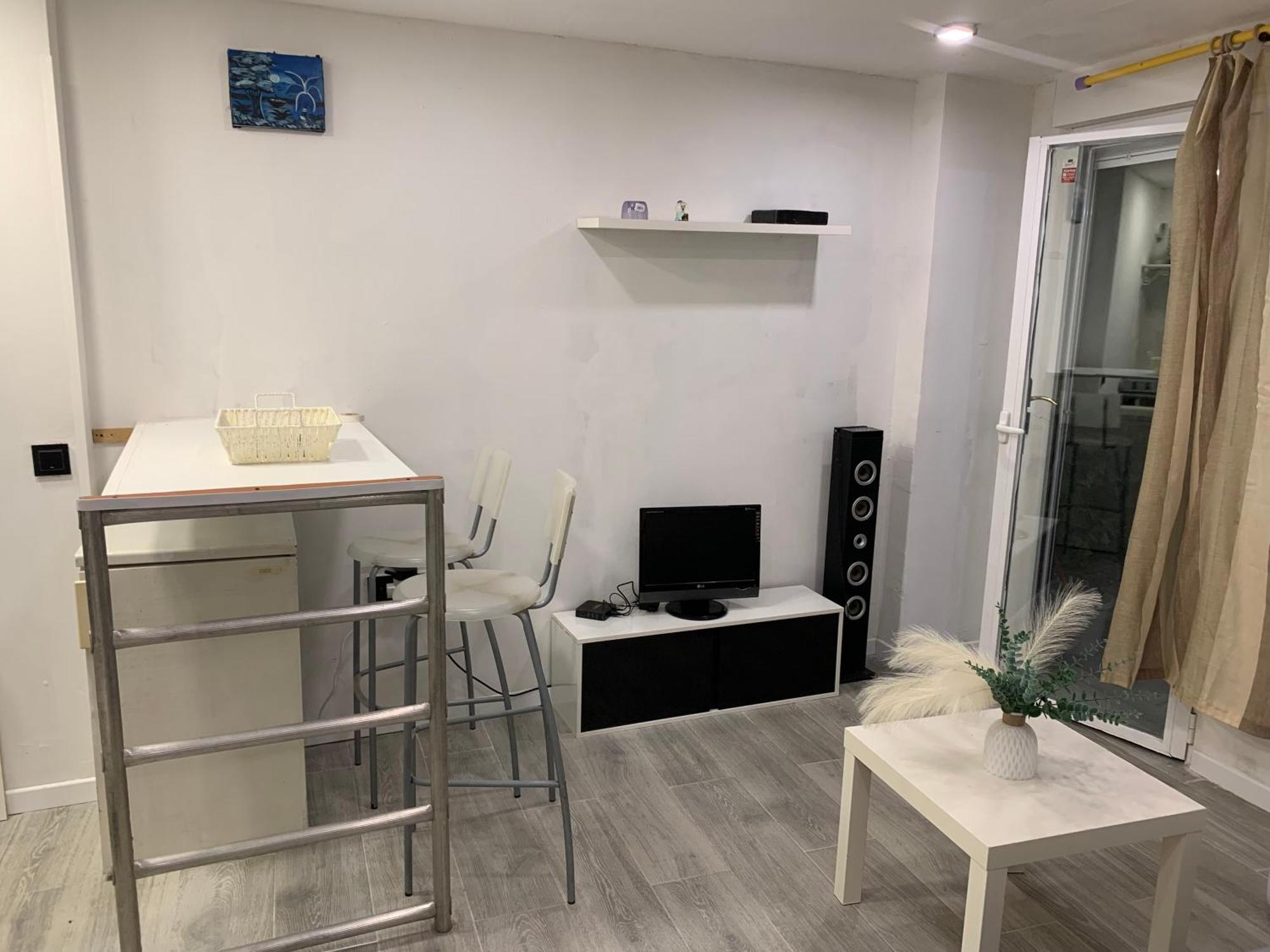 Apartamento Con Piscina Chiloeches Exterior photo